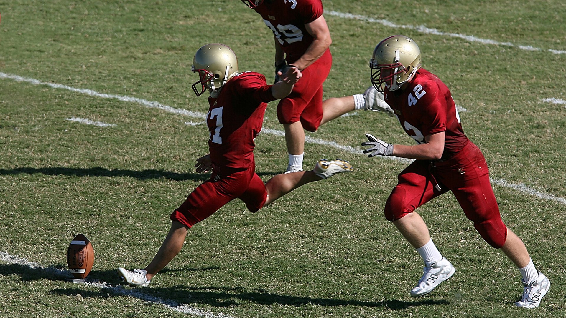 特色足球文化节在多地盛大举行，彰显时代精神，足球特色学校文化手抄报